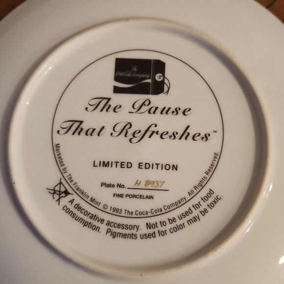 Franklin Mint Coca Cola Santa Porcelain Decorative Salad Dessert Plates Set of 4 - Picture 13 of 15